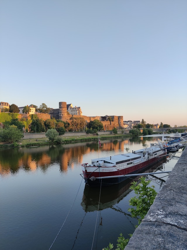 margaux vzr Tm8p1RXUrwA unsplash